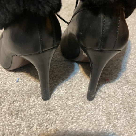 Coach Leather fur booties size 8 1/2 fits more like an 8 good condition. - Picture 5 of 11